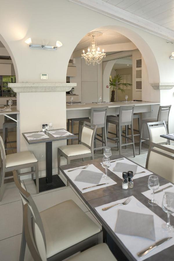 Hotel Le Vouglans - Restaurant La Valouse Orgelet Buitenkant foto